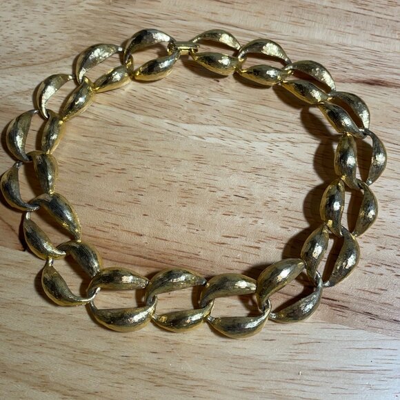 Vintage 90s Chunky Large Links Gold Tone Collar Choker Necklace 16” L - Picture 6 of 6
